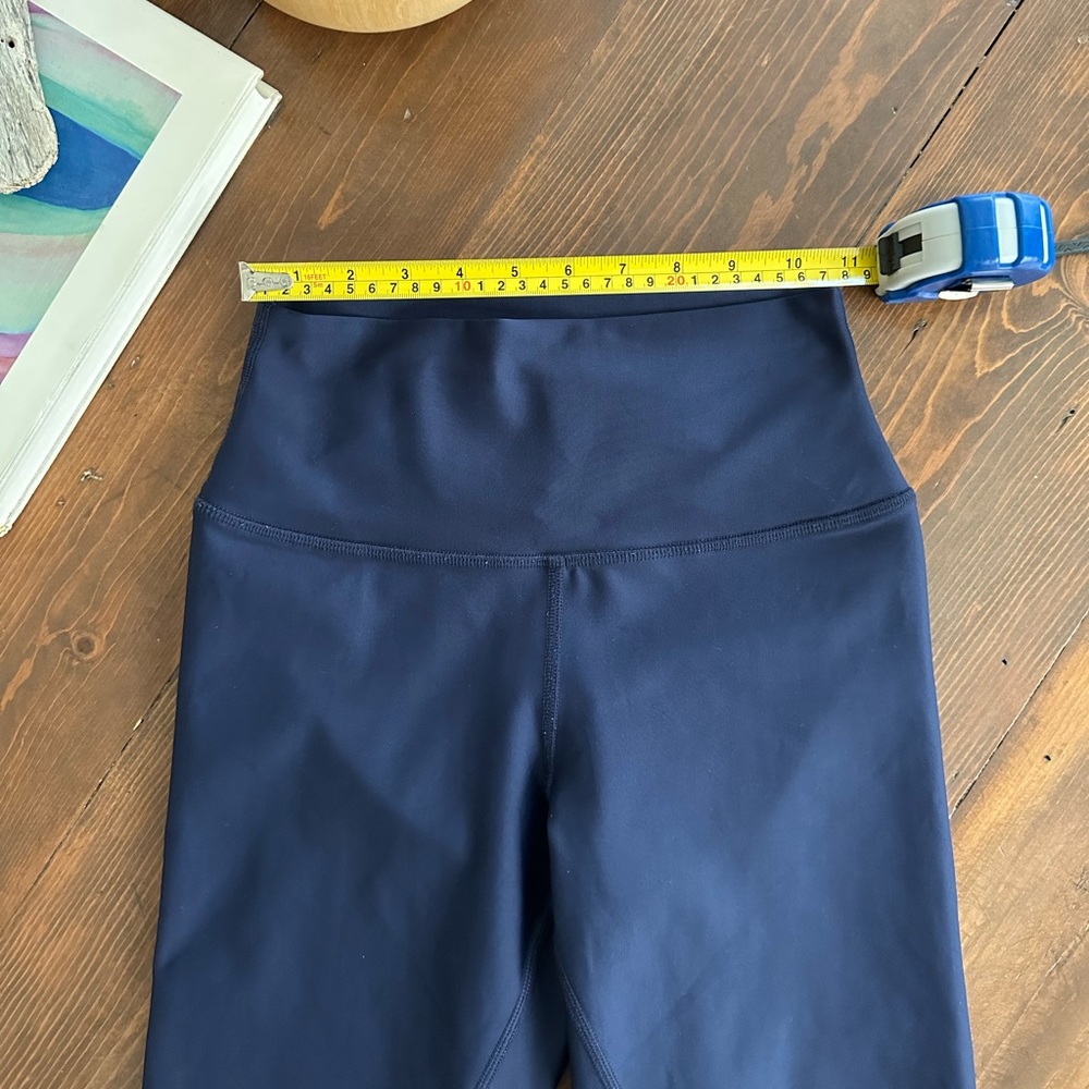 Alo Yoga Navy Airlift leggings - Picture 4 of 5